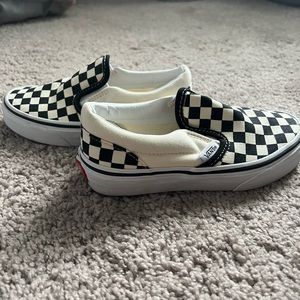 Vans black and white
